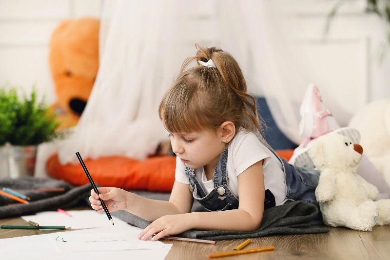 зачем ребенку посещать творческие занятия
